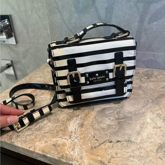 kate spade Handbags - Kate Spade cross body bag